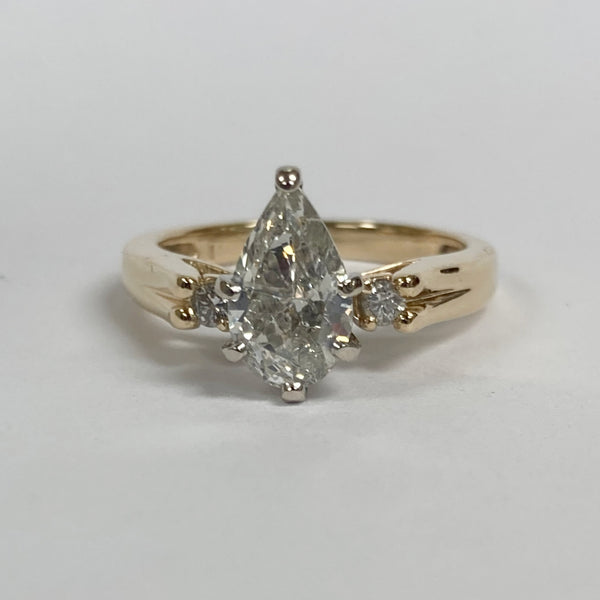 14k Pear-Shaped & Round Diamond Ring