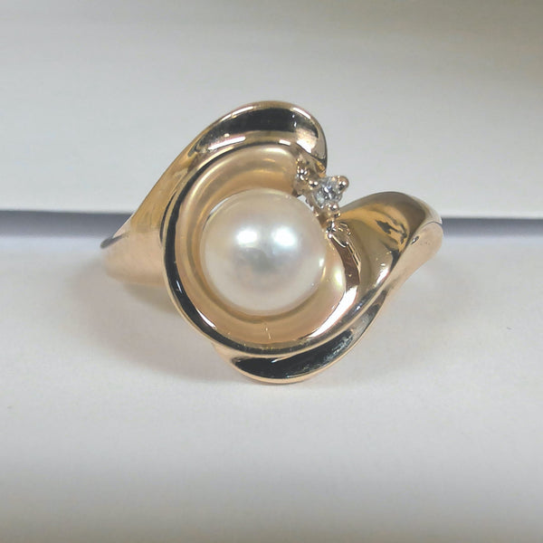 14k 6.5mm Cultured Pearl & Melee Diamond Ring