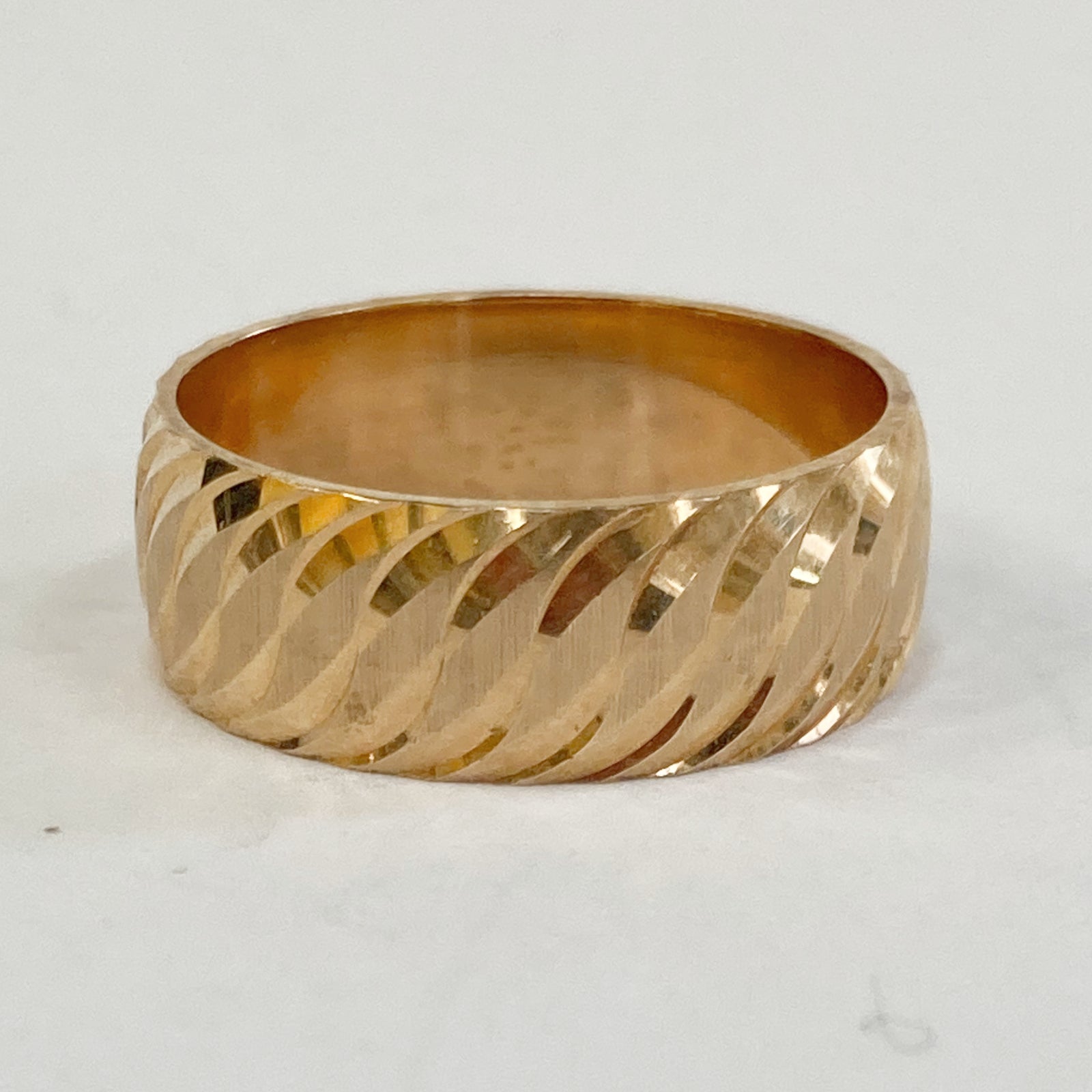 14KYG Wide Patterned Band