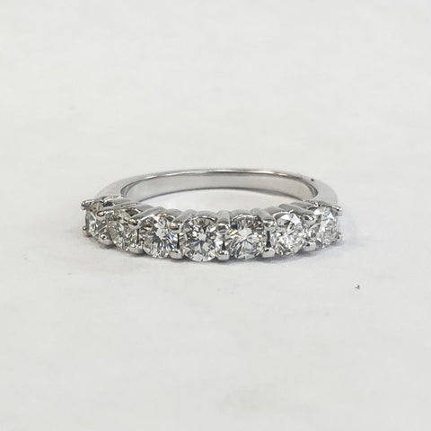 14K 1.05TW 7-Stone Diamond Band