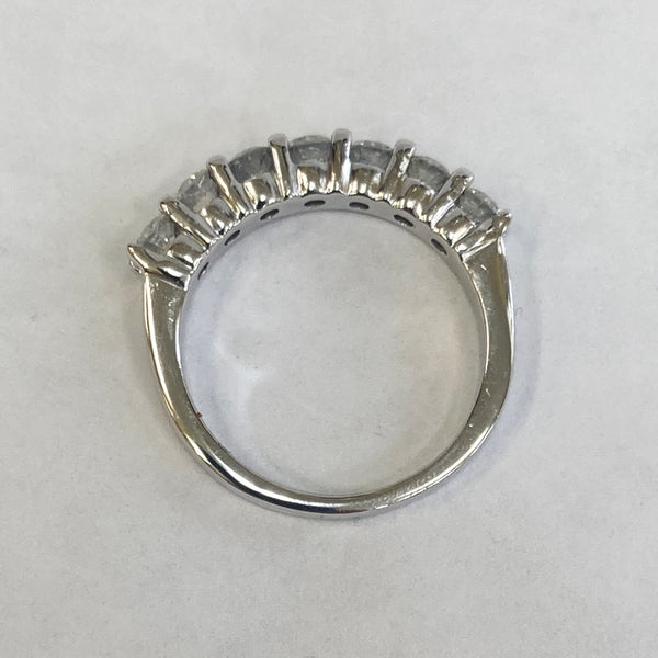 14K 1.05TW 7-Stone Diamond Band