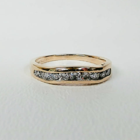 14K 9 Diamond Curved Channel Band