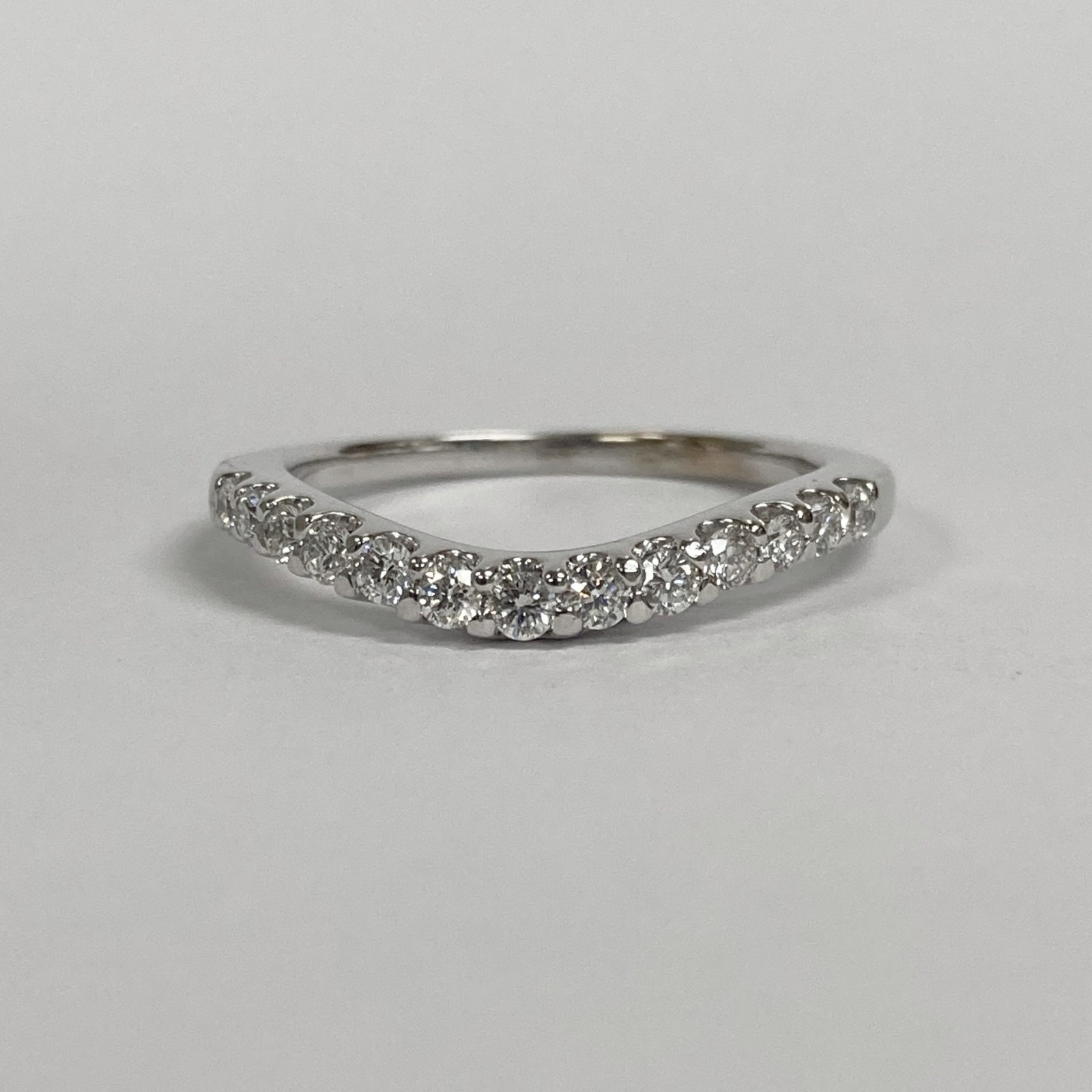 14k 13-Diamond Curved Band