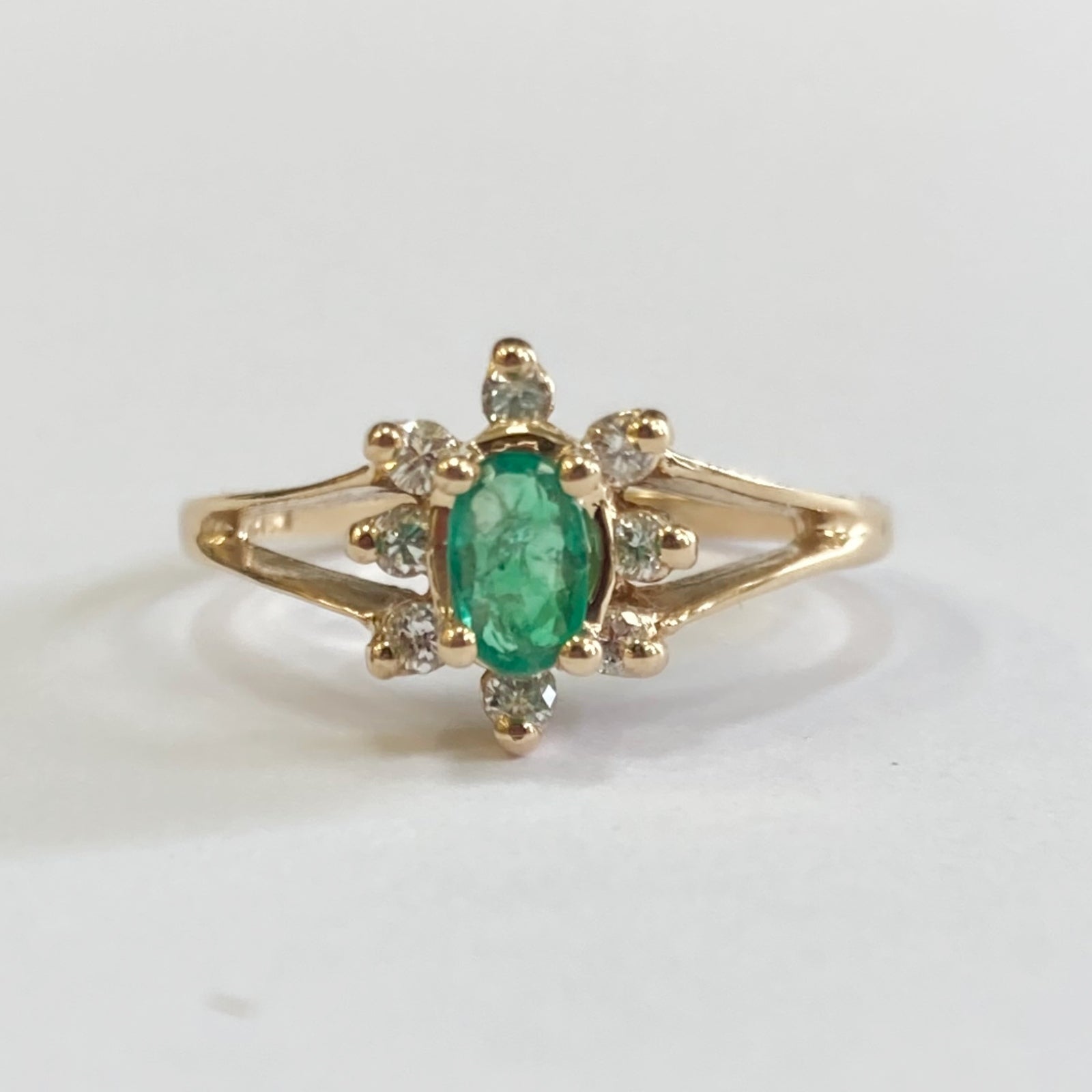 14k Oval Emerald & Diamond Ring