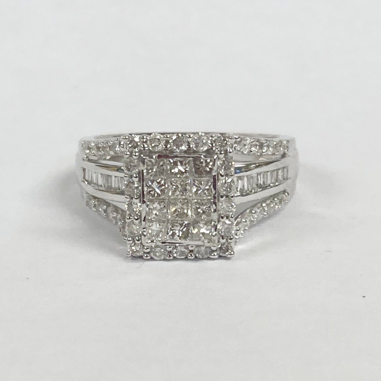 10K 1.00TW Princess & Round Diamond Cluster Ring
