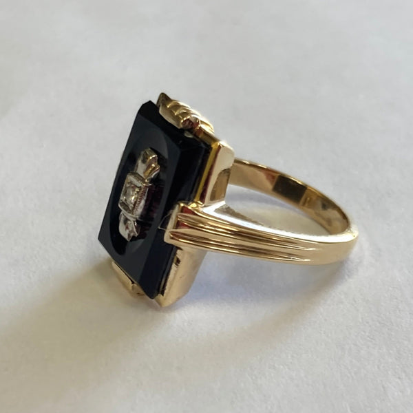 10k Onyx & Melee Diamond Ring