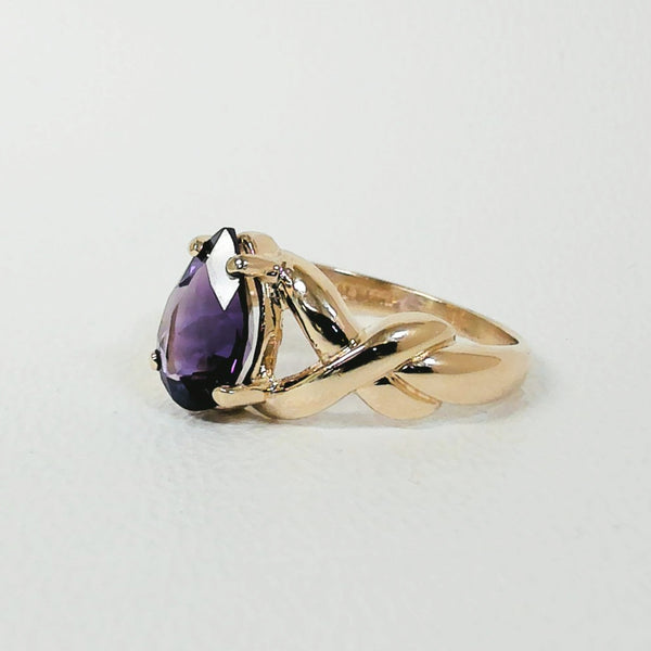 14K Pear-Shaped Amethyst Fashion Ring