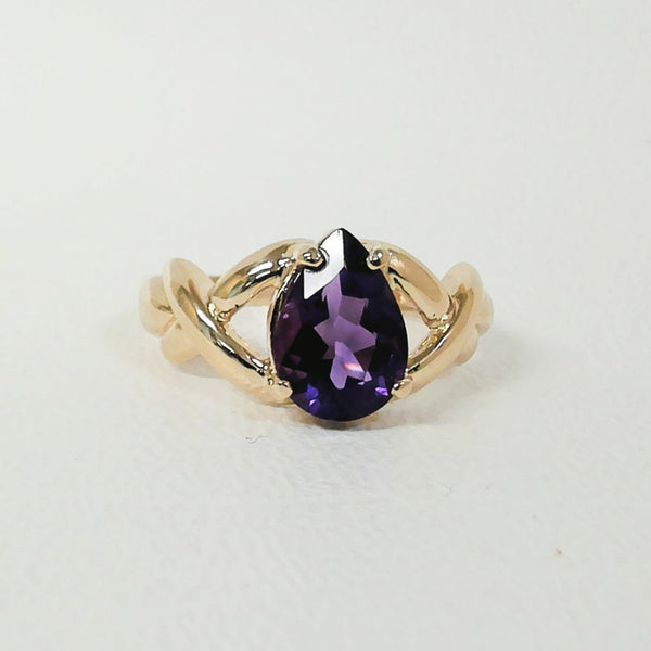 14K Pear-Shaped Amethyst Fashion Ring