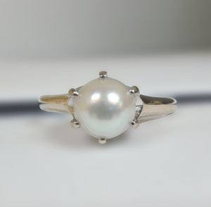 14k White Gold Pearl Ring