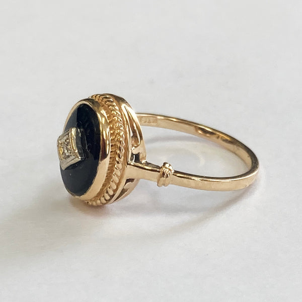 14k Black Onyx & Melee Diamond Ring