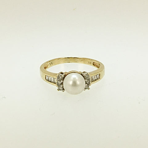 10k Freshwater Pearl & Diamond Ring