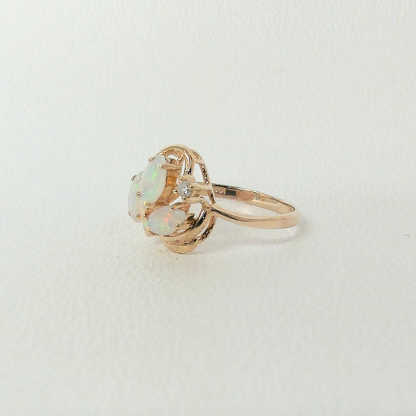 14K Opal fashion Ring