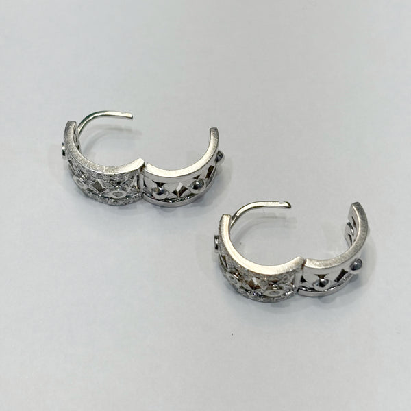 14K (1.33TW) Diamond Hinged Huggie Hoop Earrings