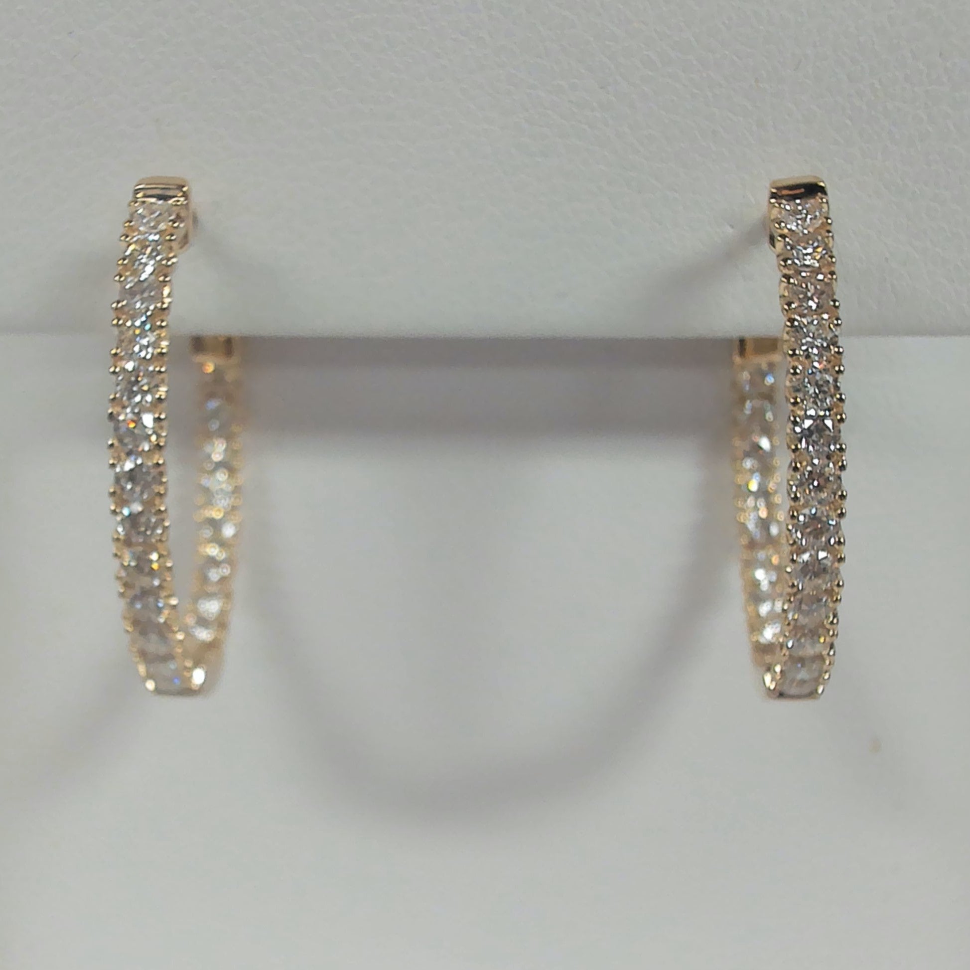 14KYG .94TW Diamond Oval Inside/Outside Hoops