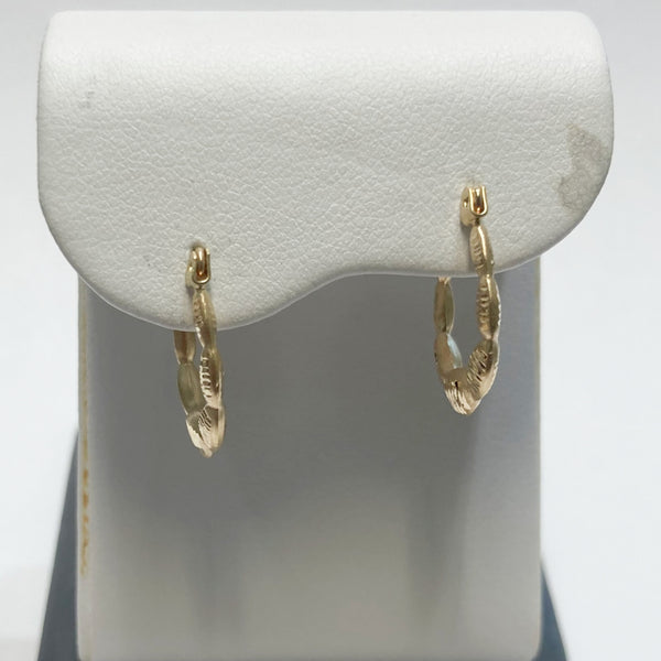 14k Diamond-Cut Scalloped Hoop Earrings