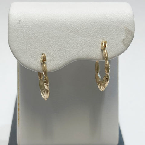 14k Diamond-Cut Scalloped Hoop Earrings