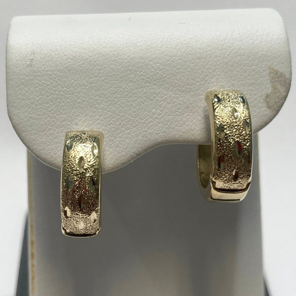 14k Diamond-Cut/Brushed Huggie Hoop Earrings