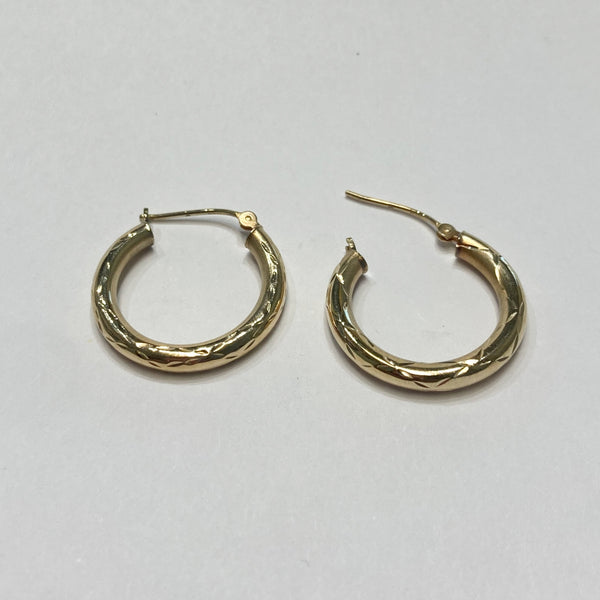 14k Diamond-Cut Hoop Earrings