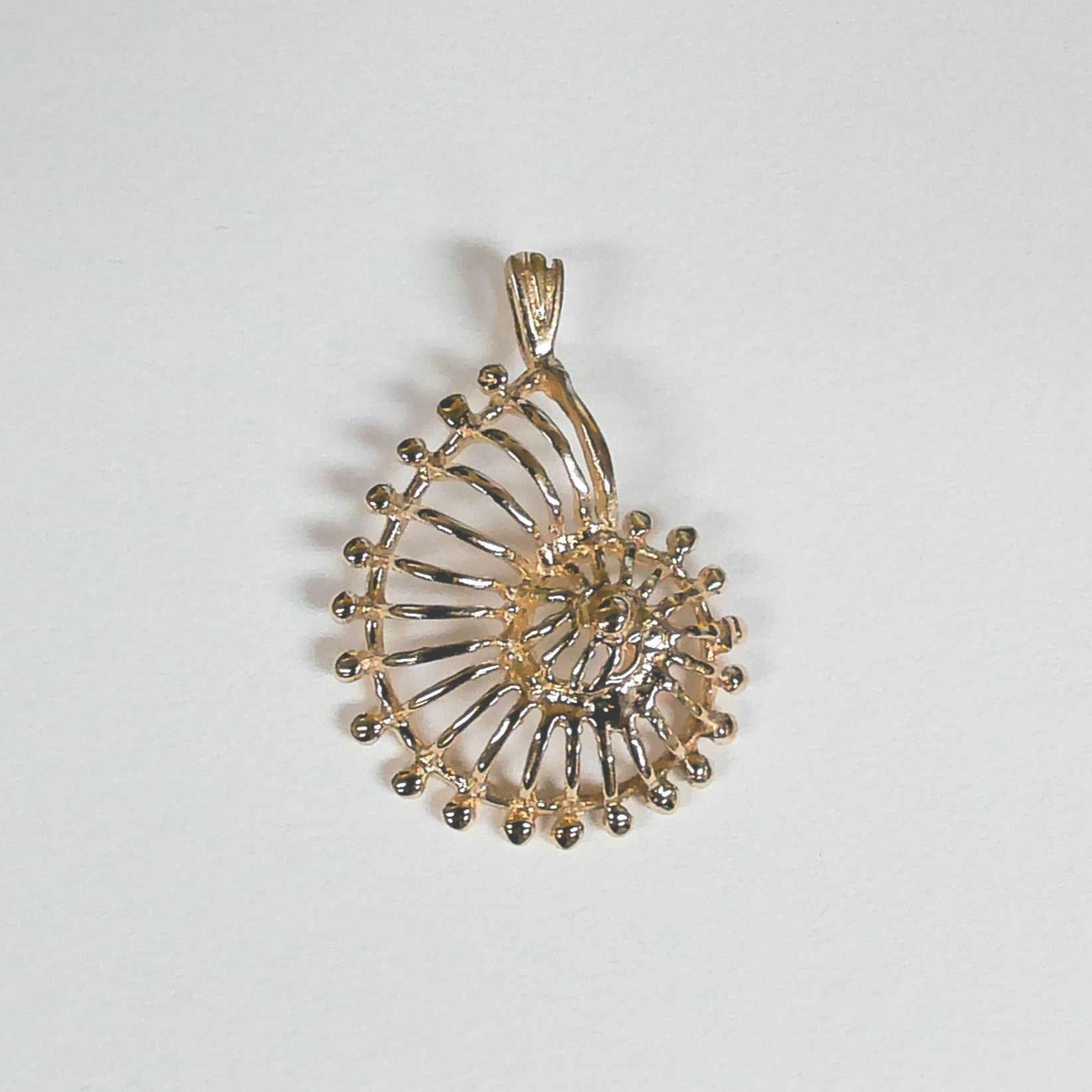 14K Seashell Conch Pendant