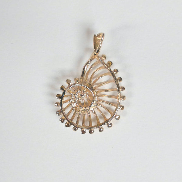 14K Seashell Conch Pendant