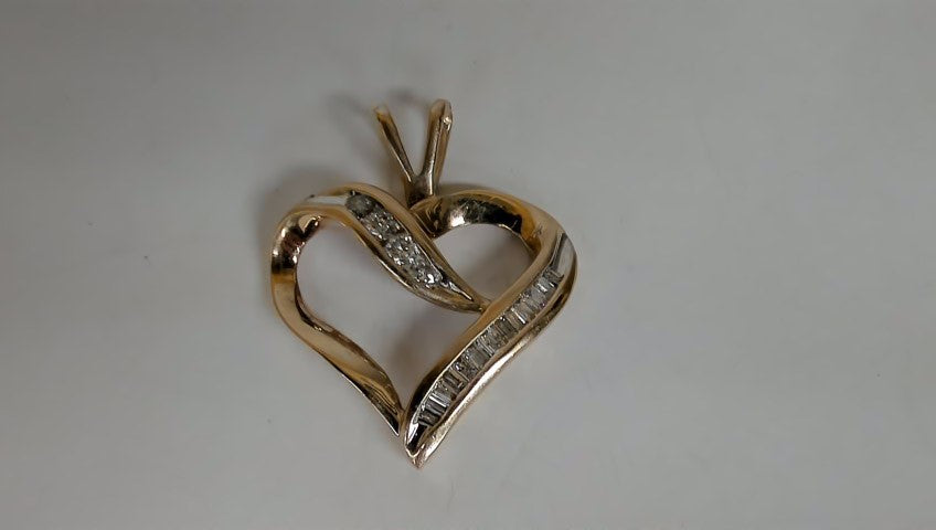 10k Baguette/Round Diamond Heart Pendant