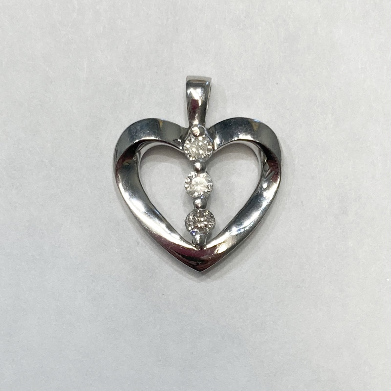 10k 3-Diamond Heart Pendant