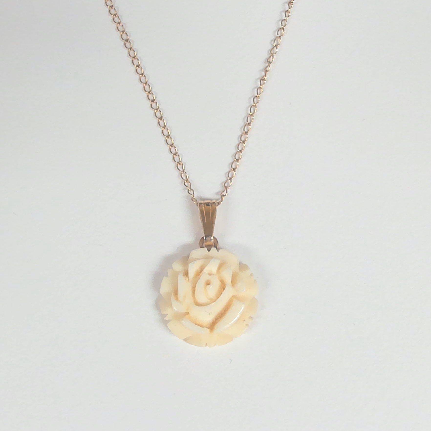 15" 14K White Rose Pendant
