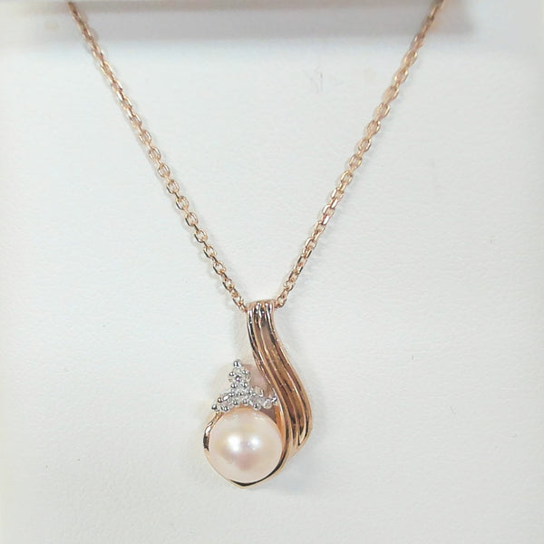 18" 14K Pearl and Diamond Necklace