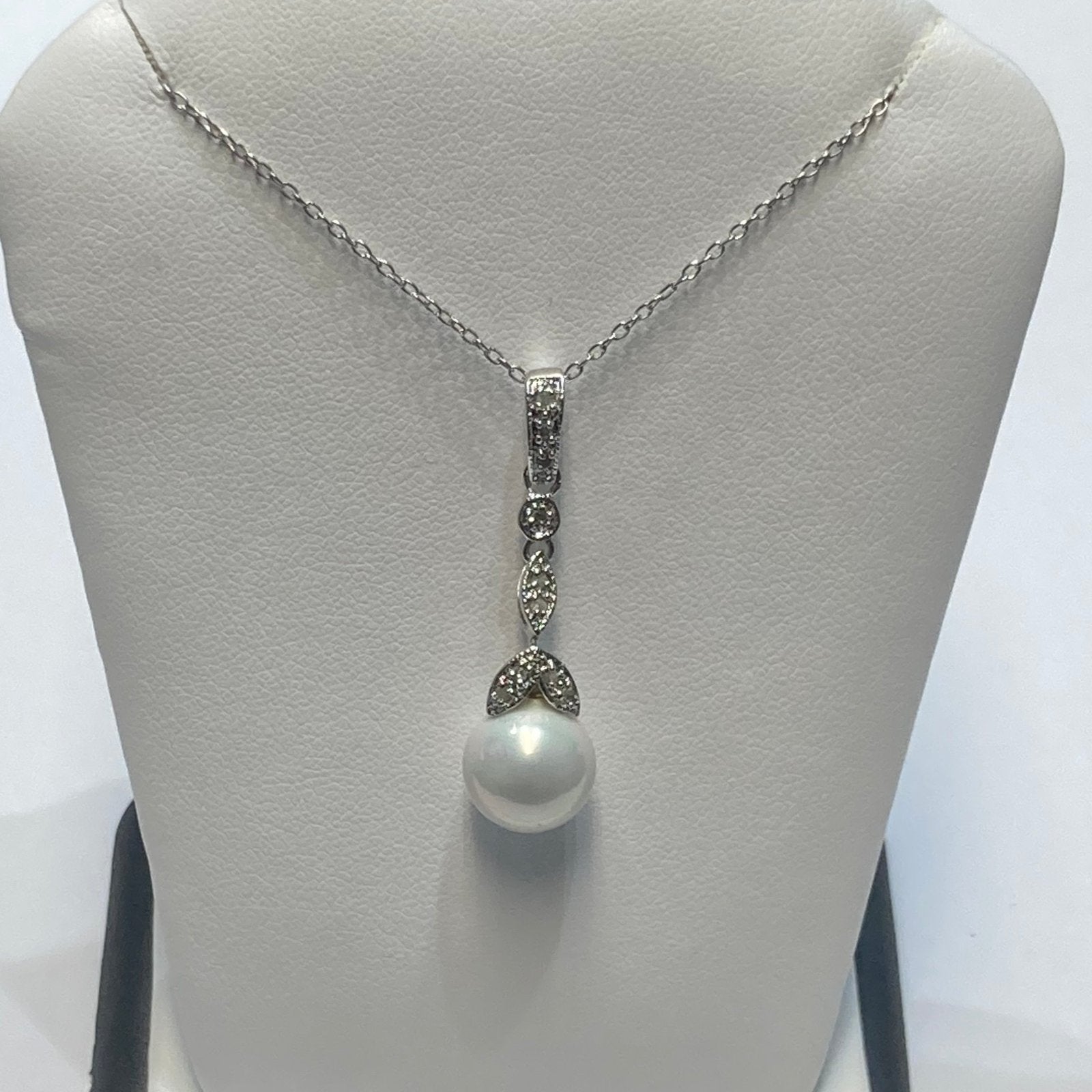 18" Sterling Silver Synthetic Pearl & Melee Diamond Drop Necklace