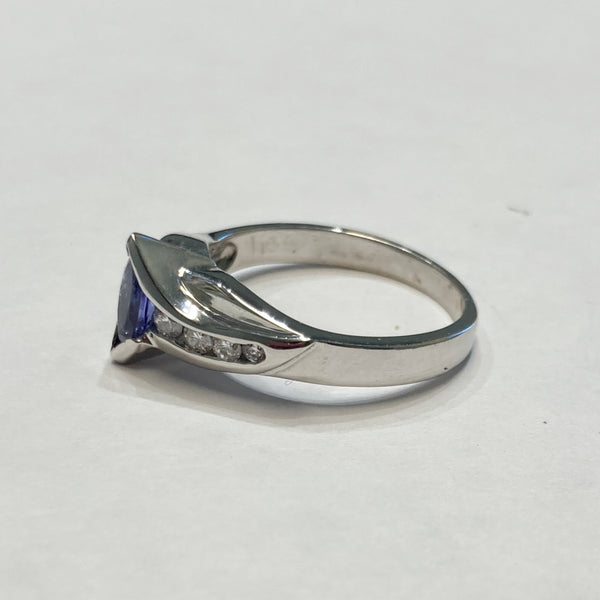 Tanzanite and Diamond Fashion Ring