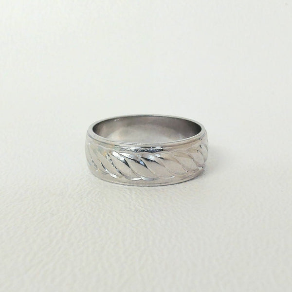 14K Wide Patterned Band Size 8