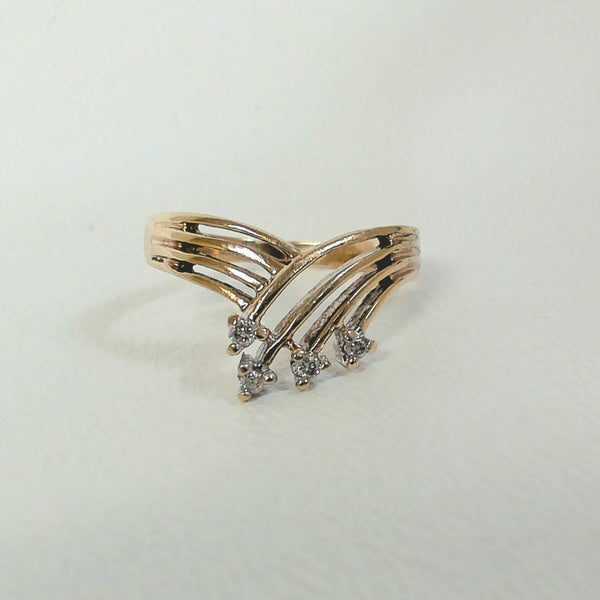 10K .04TW Diamond Fashion Ring