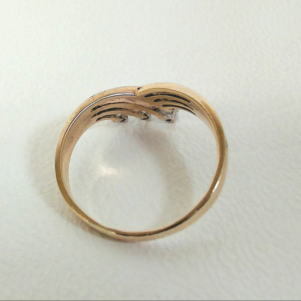10K .04TW Diamond Fashion Ring