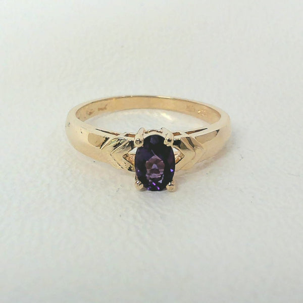14K Oval Amethyst Ring