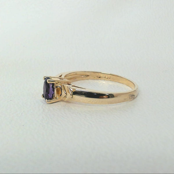 14K Oval Amethyst Ring