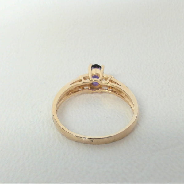 14K Oval Amethyst Ring