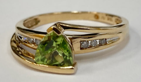 10k Peridot & Diamond Ring