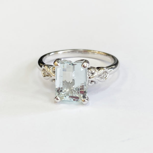 10KWG 1.85CT Aquamarine & Diamond Ring