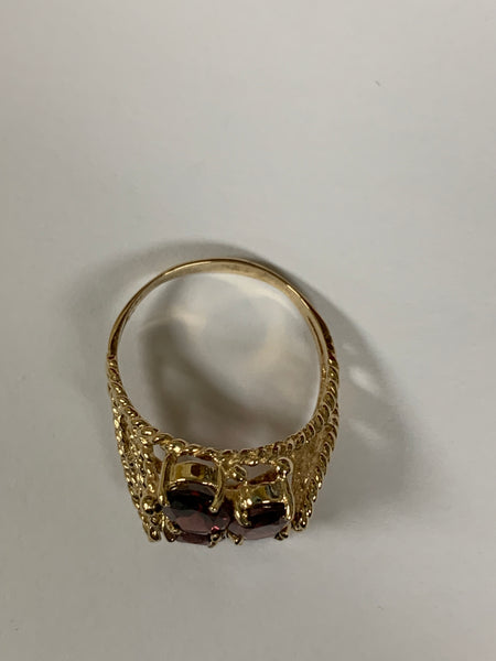 14k Oval Garnet Fashion Ring