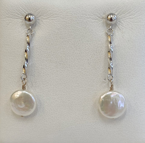 14KWG Dangle Cream Pearl Earrings