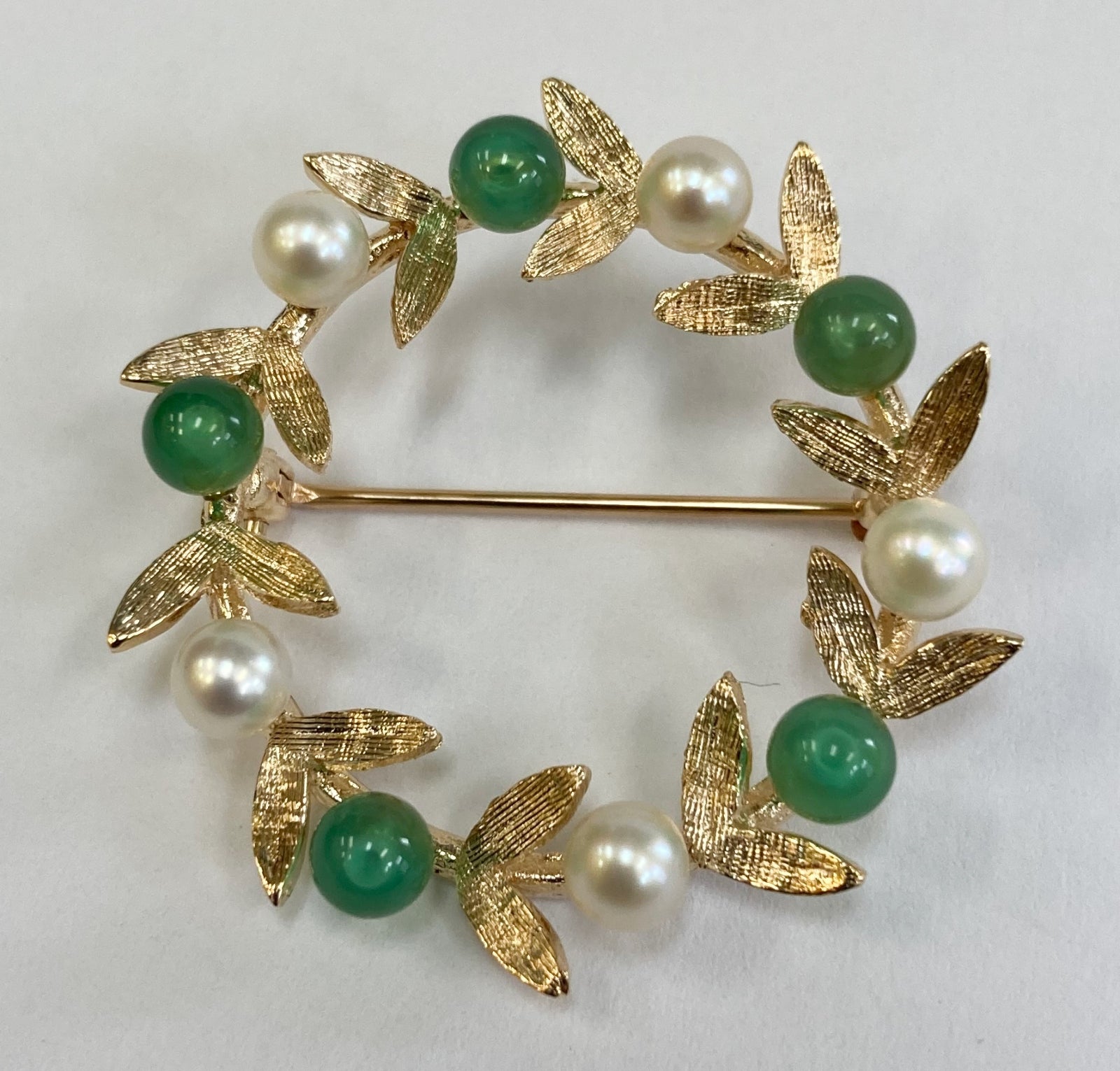 Mings Jade Leaf & Pearl Brooch in 14k Gold
