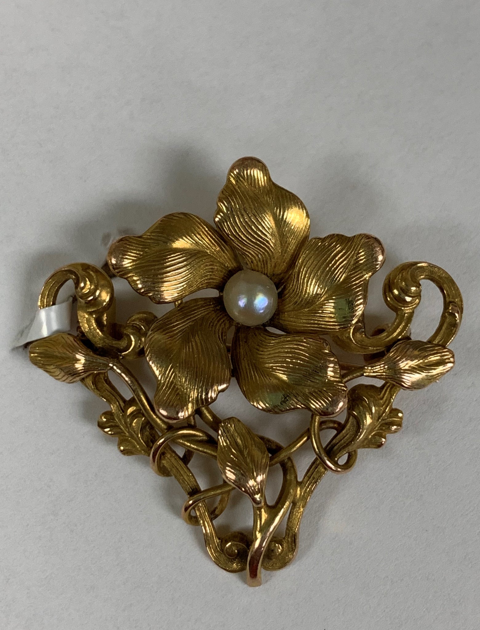 14K yellow gold Flower with Pearl Brooch