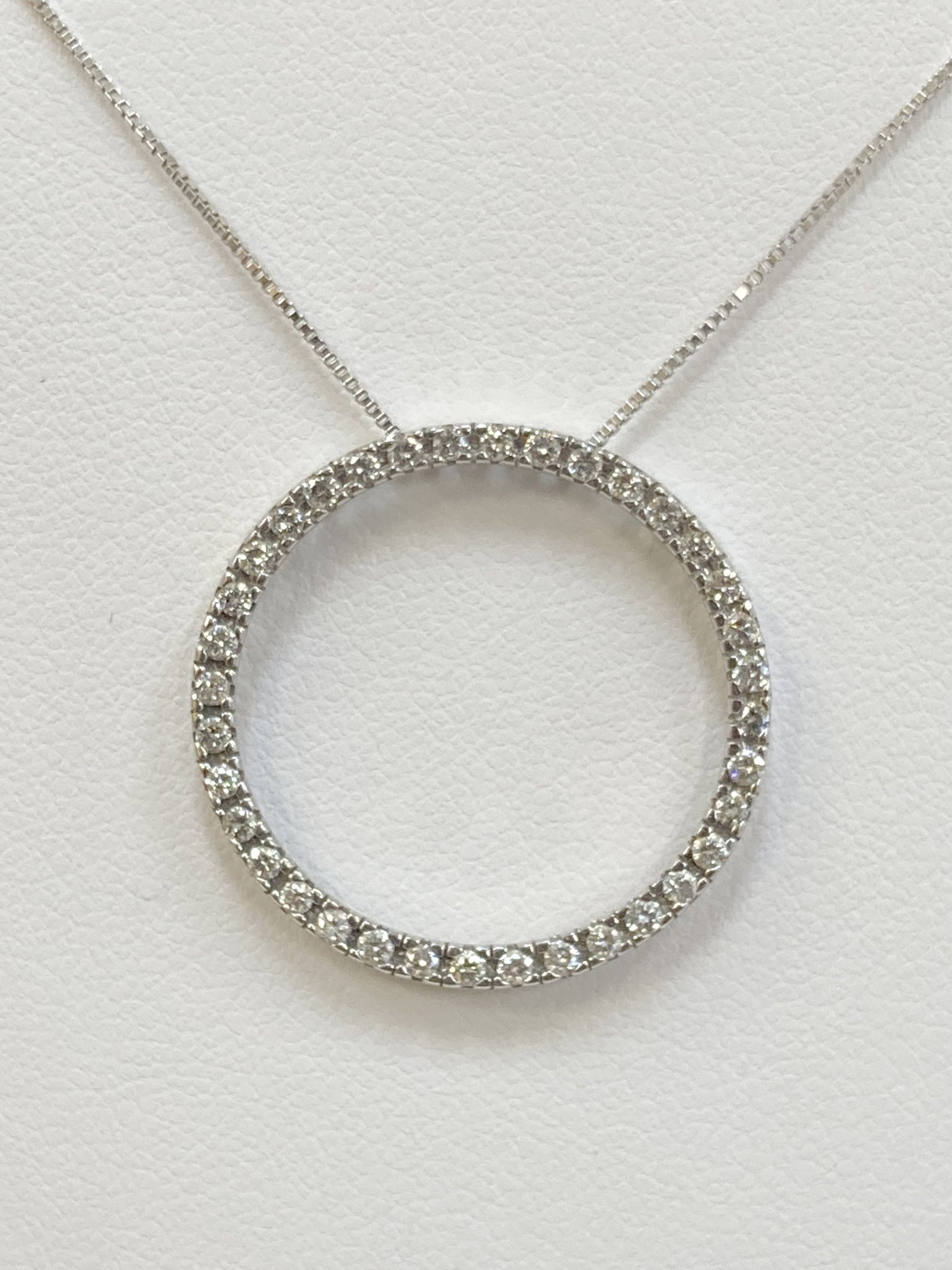 18" 14k Diamond Circle Necklace