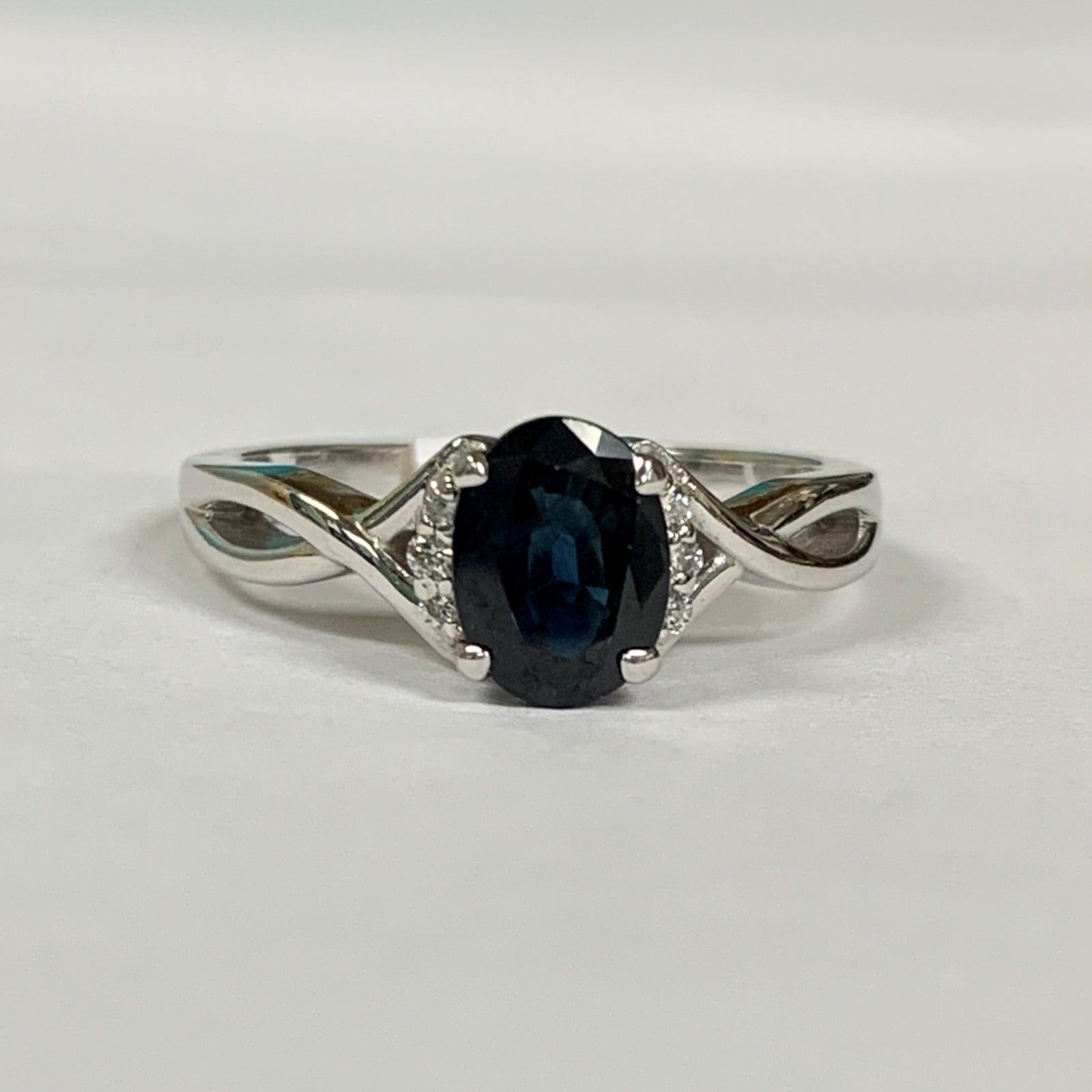 14K Blue Sapphire & Diamond Ring