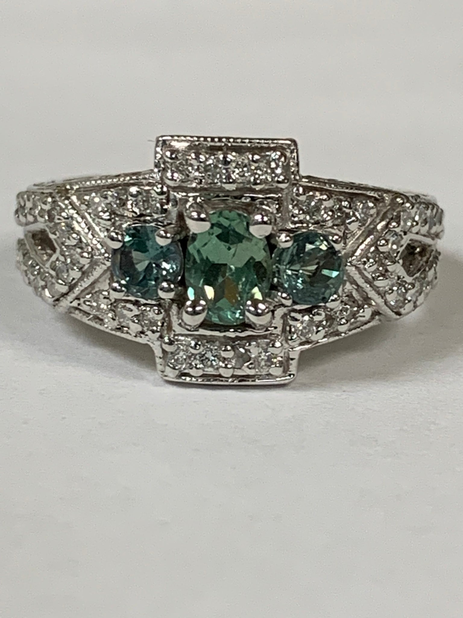 14k Green Sapphire & Diamond Ring