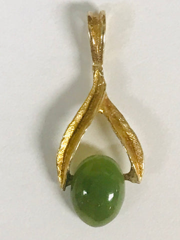 14k Oval Nephrite Jade Pendant