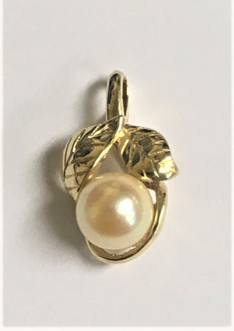 14k Cultured Pearl Pendant